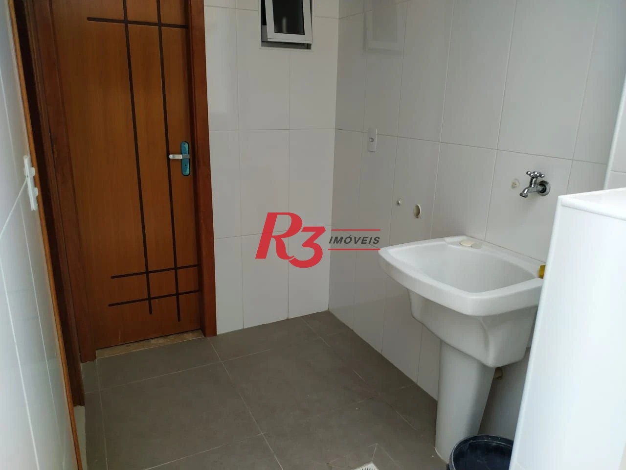 Sobrado com 3 dormitórios à venda, 1752 m² por R$ 1.250.000,01 - Boqueirão - Santos/SP
