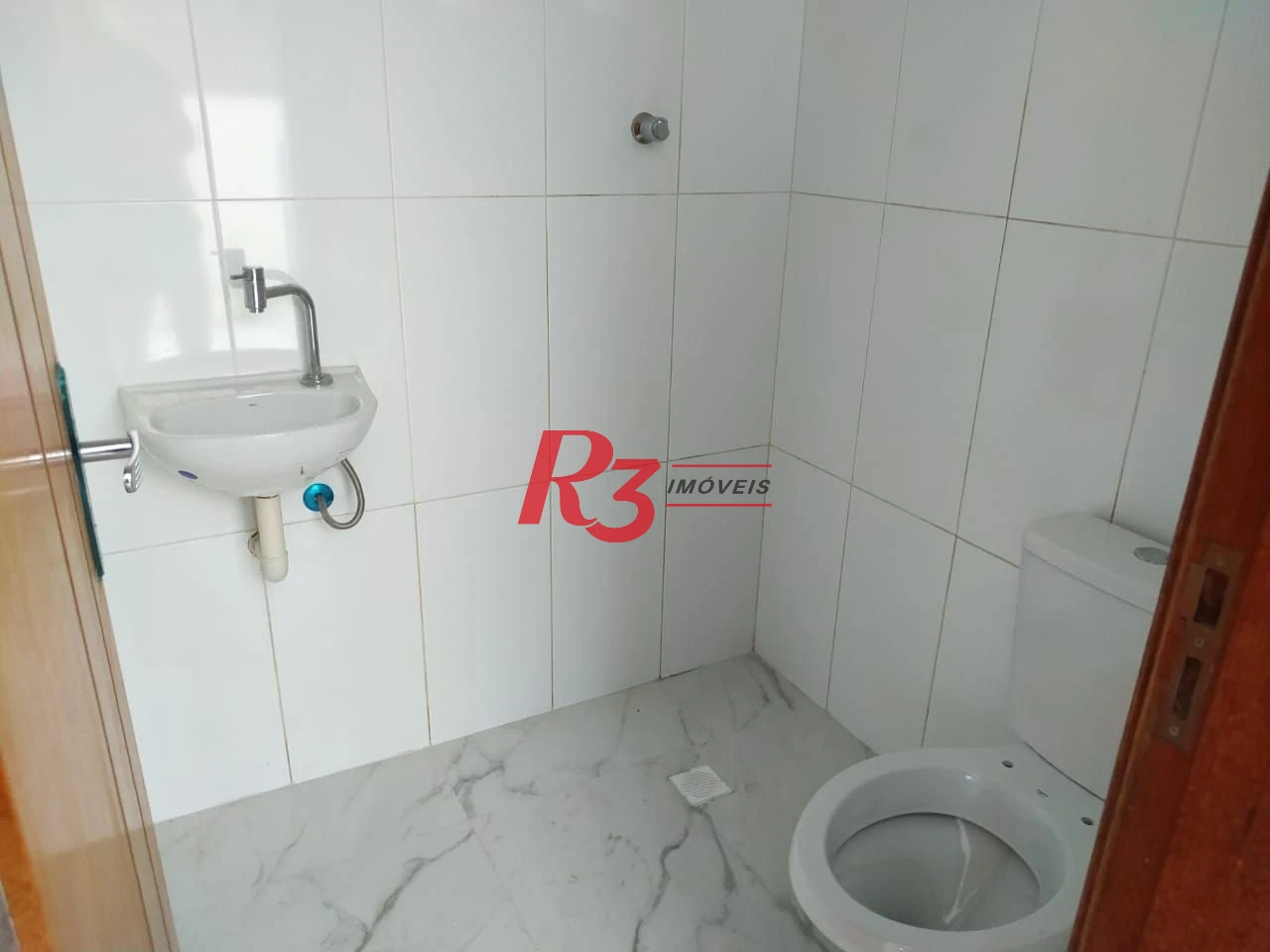 Sobrado com 3 dormitórios à venda, 1752 m² por R$ 1.250.000,01 - Boqueirão - Santos/SP
