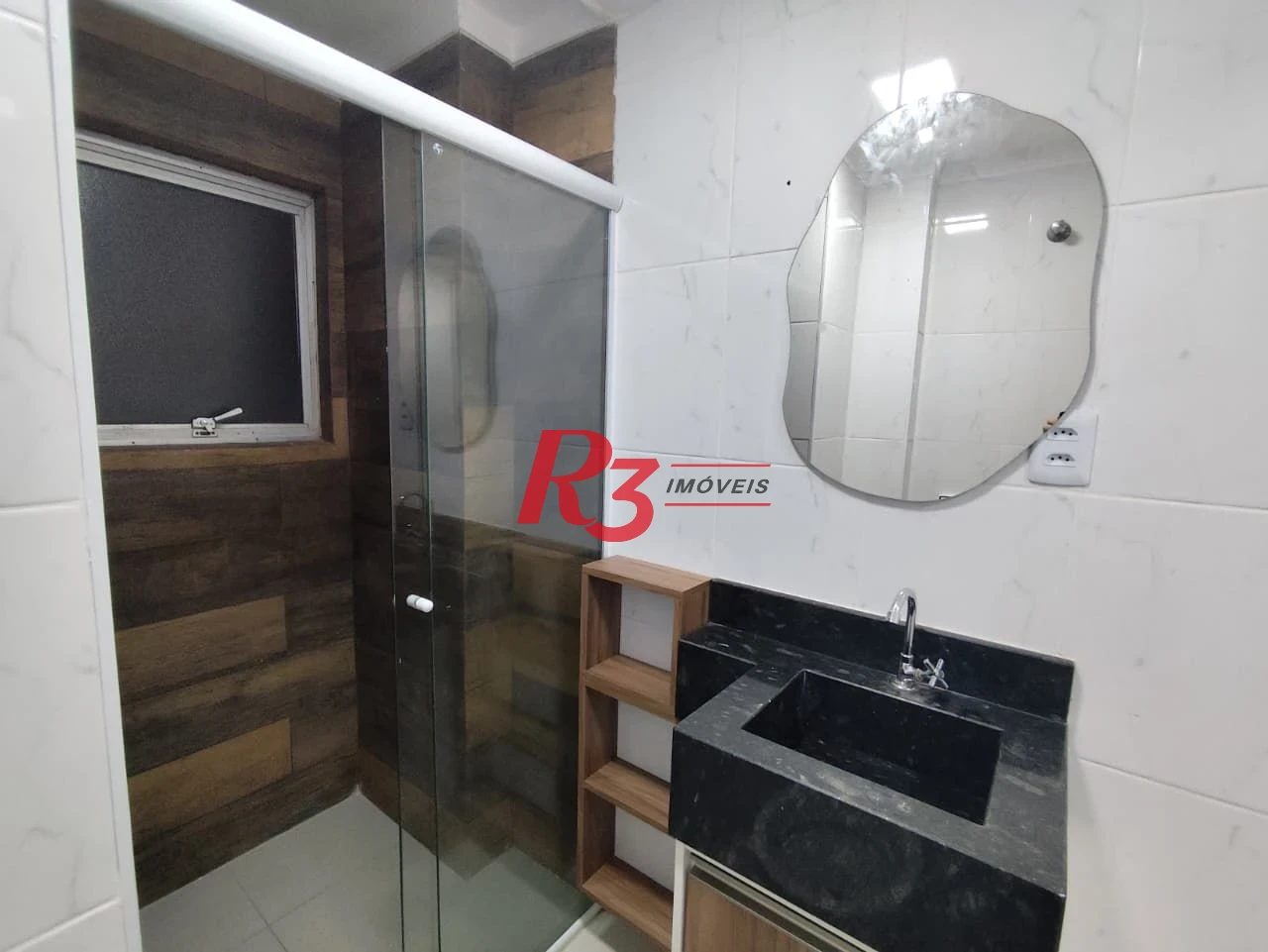Apartamento com 2 dormitórios à venda, 56 m² por R$ 524.000,00 - Pompéia - Santos/SP