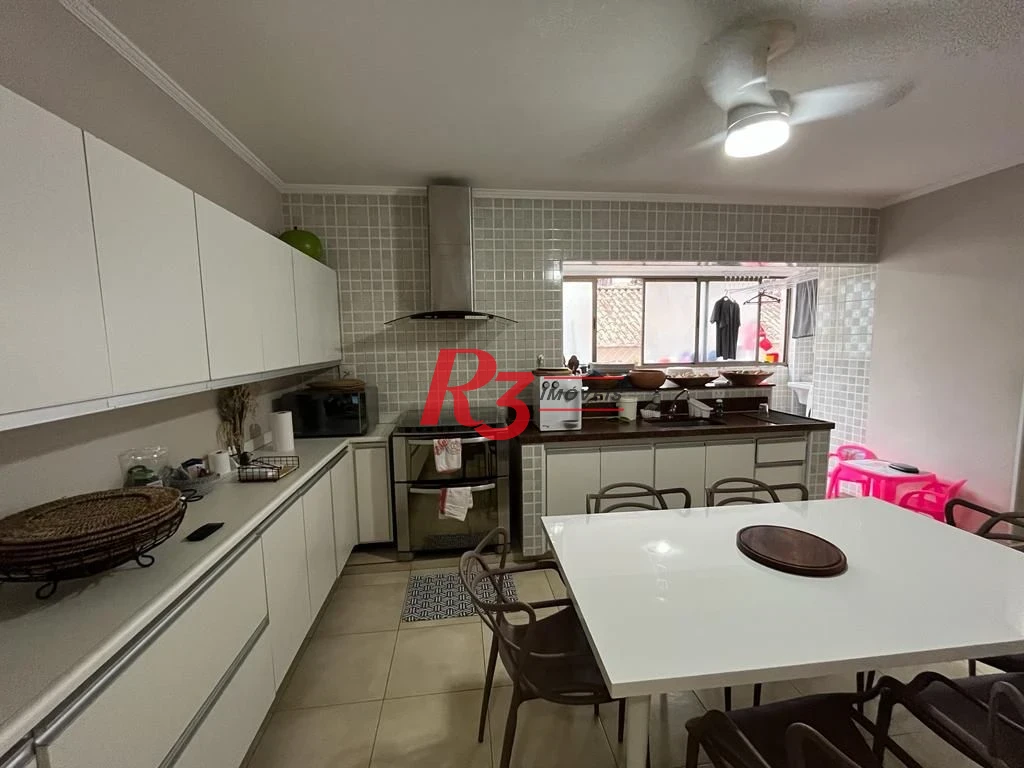 Apartamento com 3 dormitórios à venda, 162 m² por R$ 980.000,00 - Gonzaga - Santos/SP