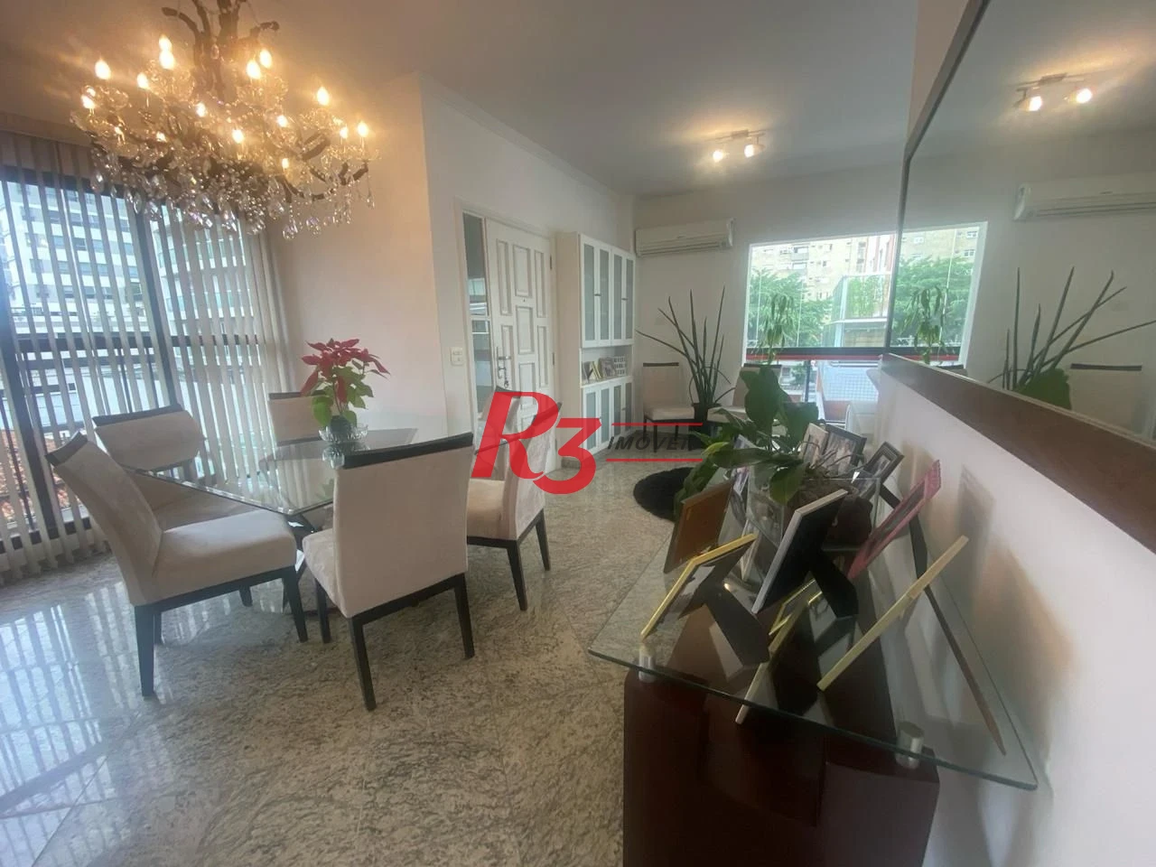 Apartamento com 2 dormitórios à venda, 140 m² por R$ 1.100.000,00 - Embaré - Santos/SP