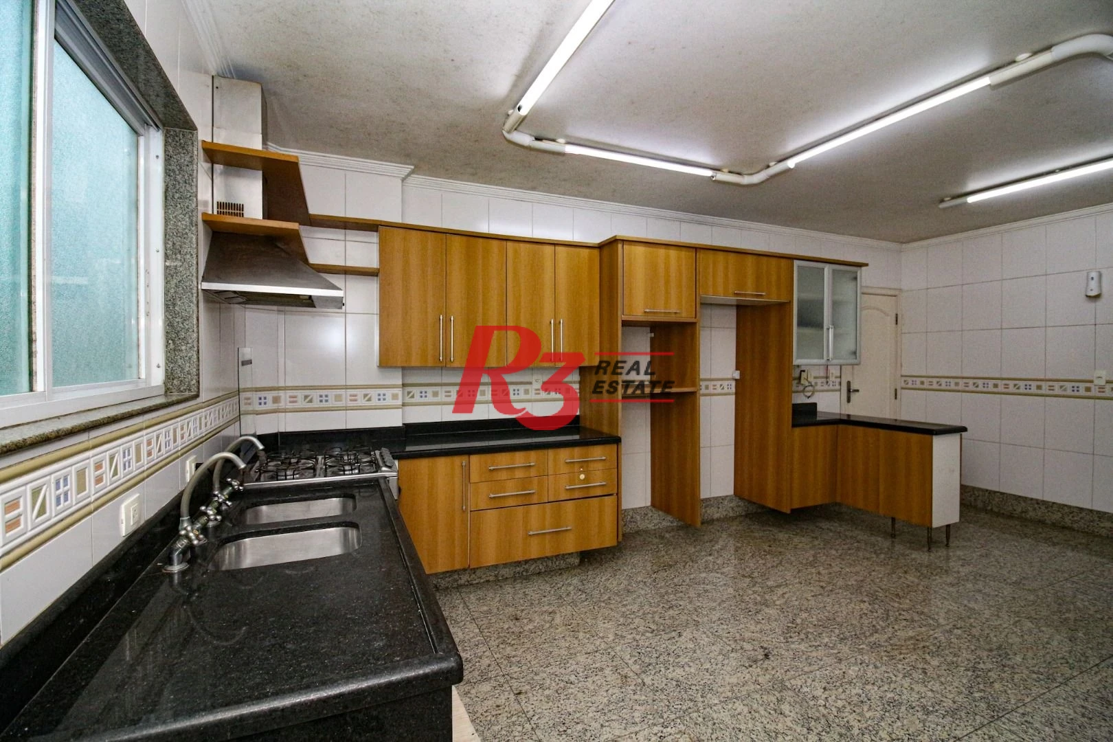 Apartamento com 3 dormitórios à venda, 205 m² por R$ 2.200.000,00 - Embaré - Santos/SP