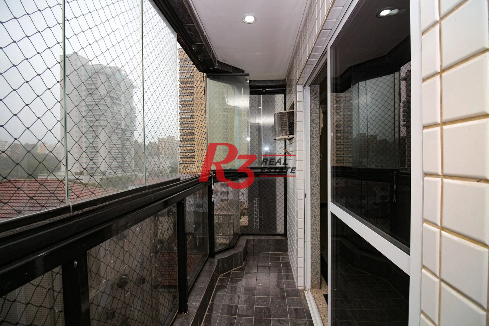 Apartamento com 3 dormitórios à venda, 205 m² por R$ 2.200.000,00 - Embaré - Santos/SP