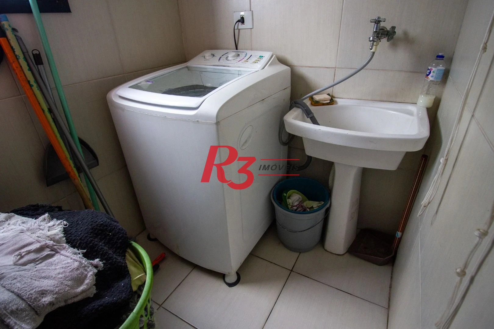 Cobertura com 3 dormitórios à venda, 135 m² por R$ 680.000,00 - Estuário - Santos/SP