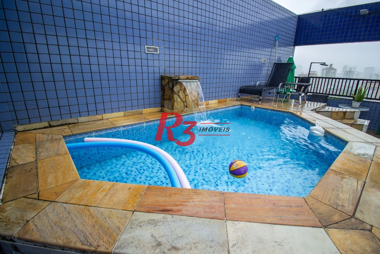 Cobertura com 3 dormitórios à venda, 135 m² por R$ 680.000,00 - Estuário - Santos/SP