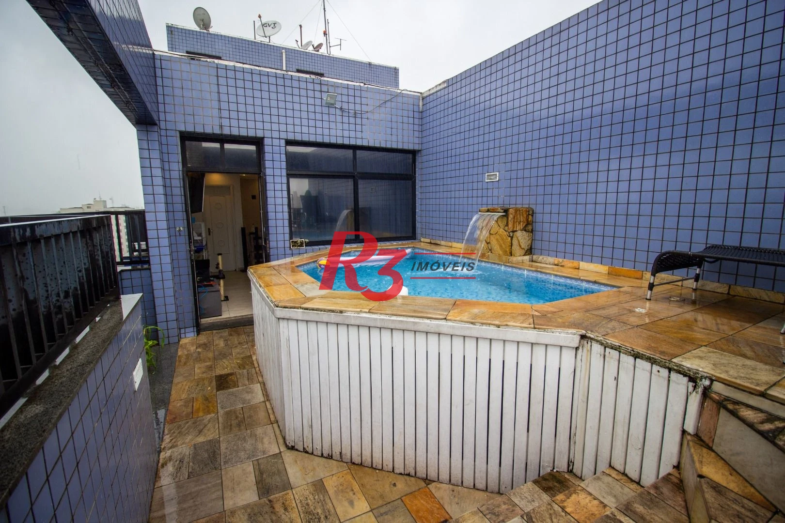 Cobertura com 3 dormitórios à venda, 135 m² por R$ 680.000,00 - Estuário - Santos/SP