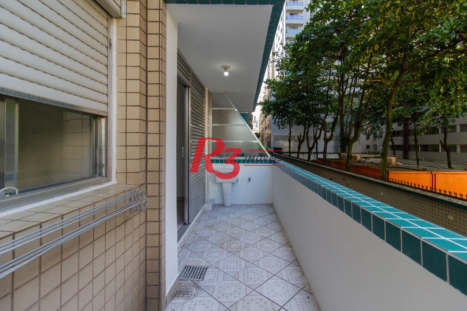 Apartamento com 2 dormitórios à venda, 58 m² por R$ 550.000,00 - Pompéia - Santos/SP