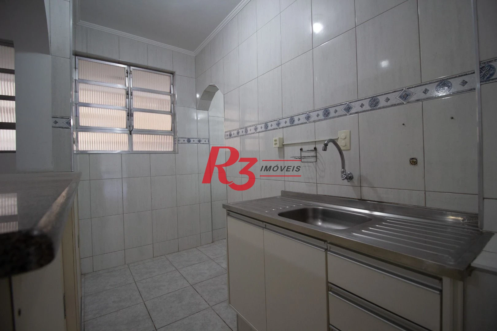 Apartamento com 2 dormitórios à venda, 58 m² por R$ 550.000,00 - Pompéia - Santos/SP