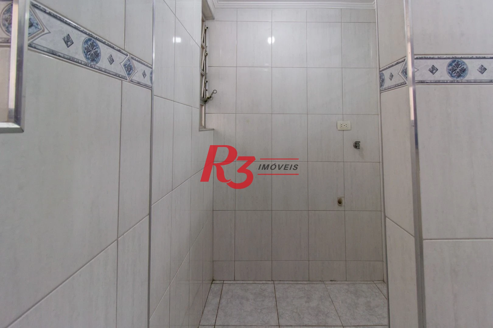 Apartamento com 2 dormitórios à venda, 58 m² por R$ 550.000,00 - Pompéia - Santos/SP