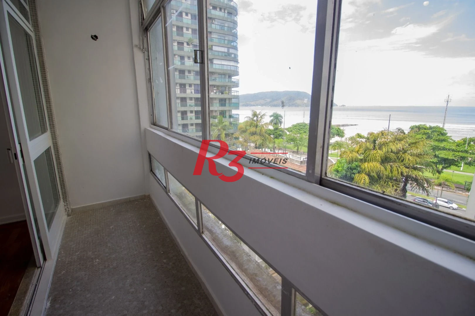 Apartamento com 3 dormitórios à venda, 124 m² por R$ 1.350.000,00 - Boqueirão - Santos/SP