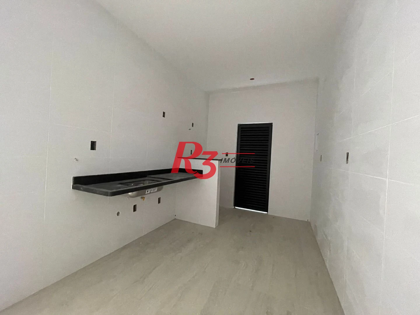 Sobrado fundos com 3 dormitórios, 1 suíte à venda, 152 m² por R$ 846.000 - Vila Belmiro - Santos/SP
