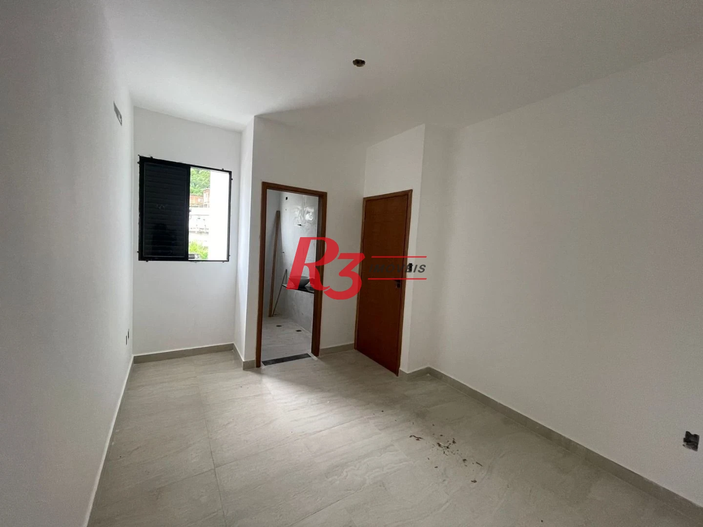 Sobrado fundos com 3 dormitórios, 1 suíte à venda, 152 m² por R$ 846.000 - Vila Belmiro - Santos/SP