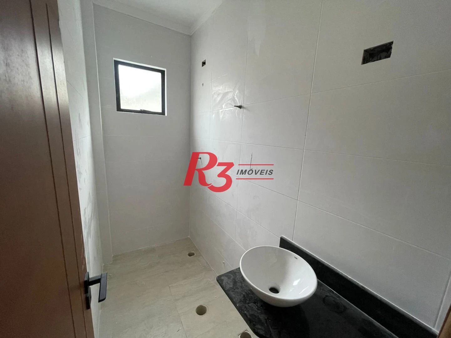Sobrado fundos com 3 dormitórios, 1 suíte à venda, 152 m² por R$ 846.000 - Vila Belmiro - Santos/SP