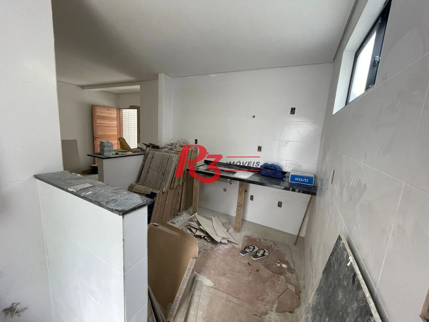 Casa sobreposta térrea com 3 dormitórios, 1 suíte à venda, 114 m² por R$ 805.000 - Vila Belmiro - Santos/SP