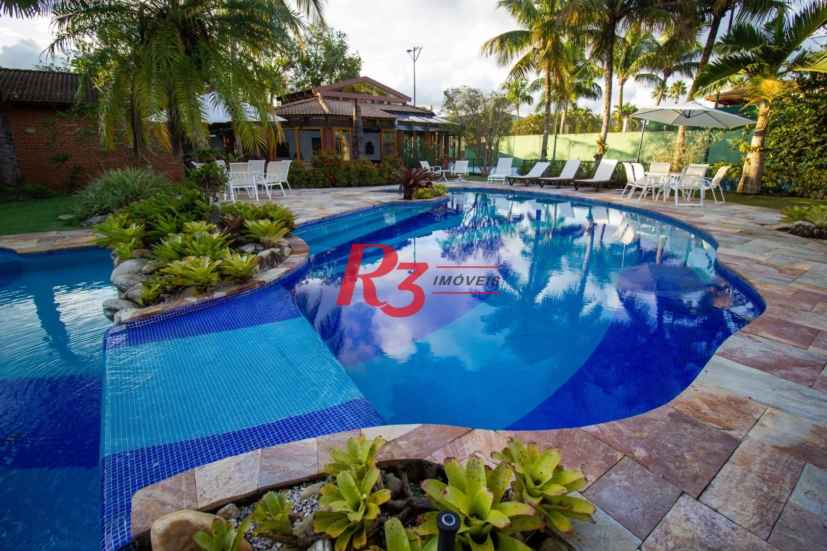 Casa com 5 dormitórios à venda, 700 m² por R$ 8.000.000,00 - Acapulco - Guarujá/SP