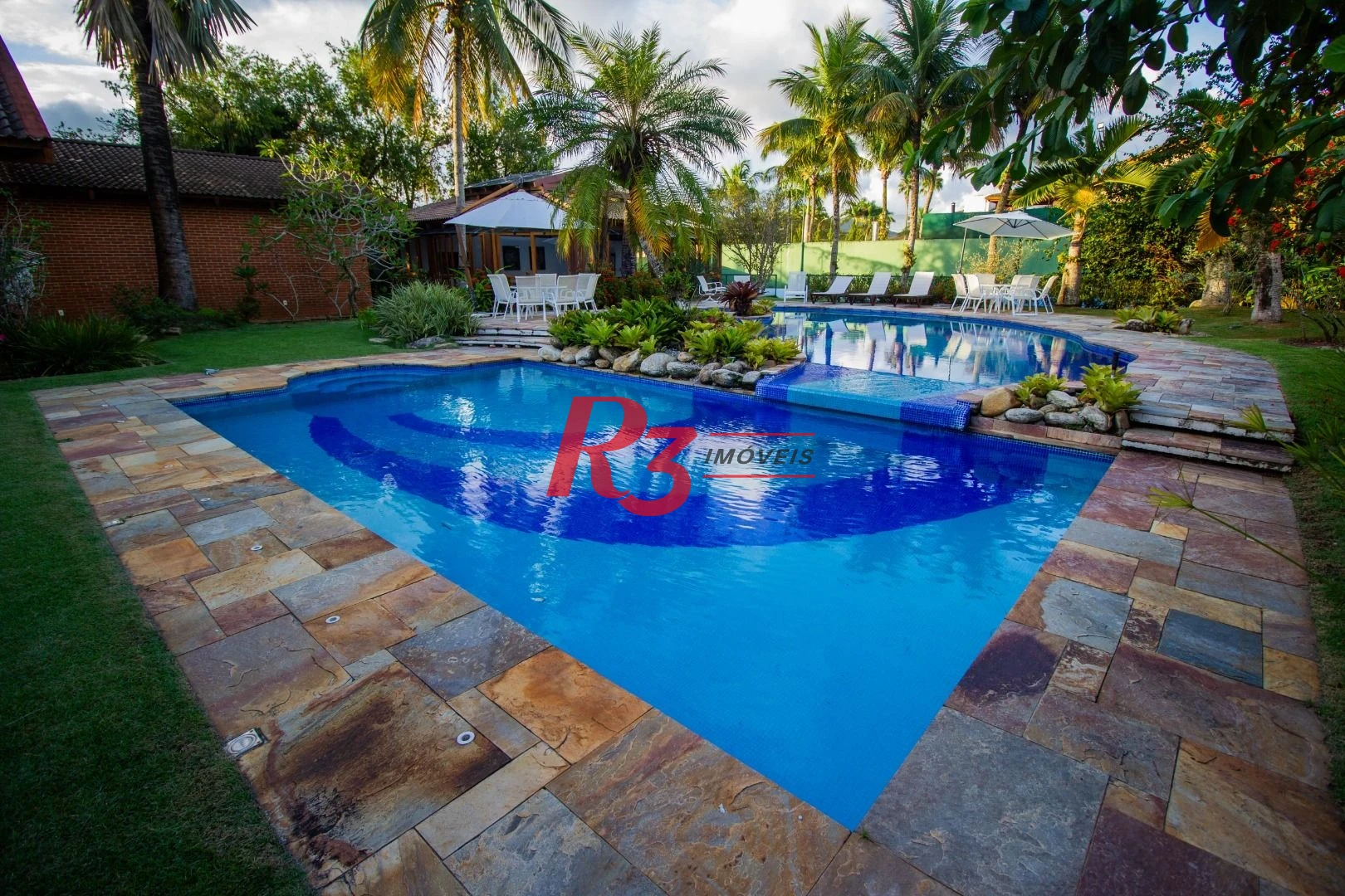 Casa com 5 dormitórios à venda, 700 m² por R$ 8.000.000,00 - Acapulco - Guarujá/SP