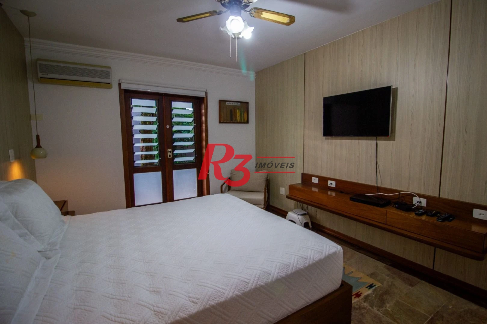 Casa com 5 dormitórios à venda, 700 m² por R$ 8.000.000,00 - Acapulco - Guarujá/SP