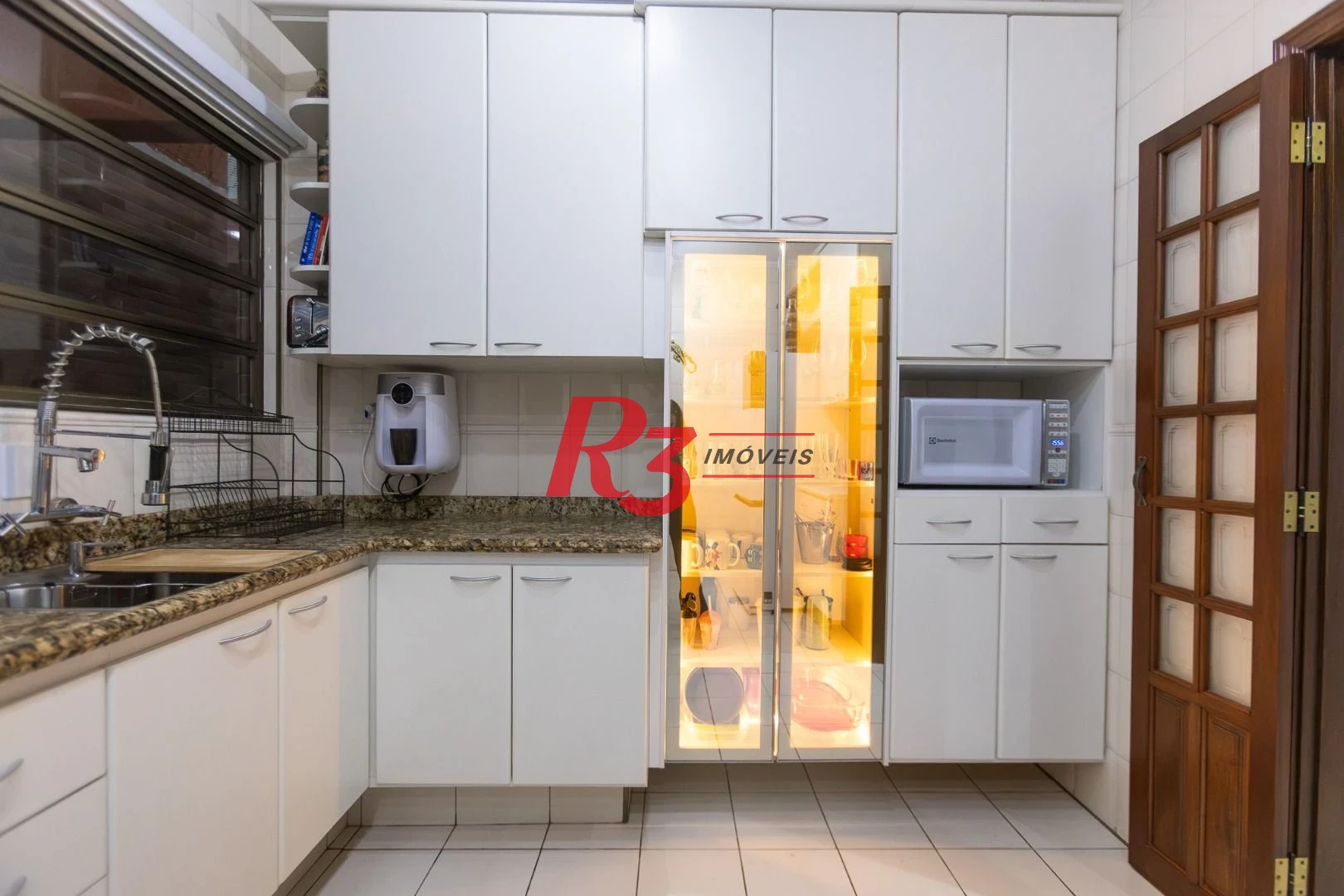 Sobrado com 3 dormitórios à venda, 189 m² por R$ 1.500.000,00 - Campo Grande - Santos/SP