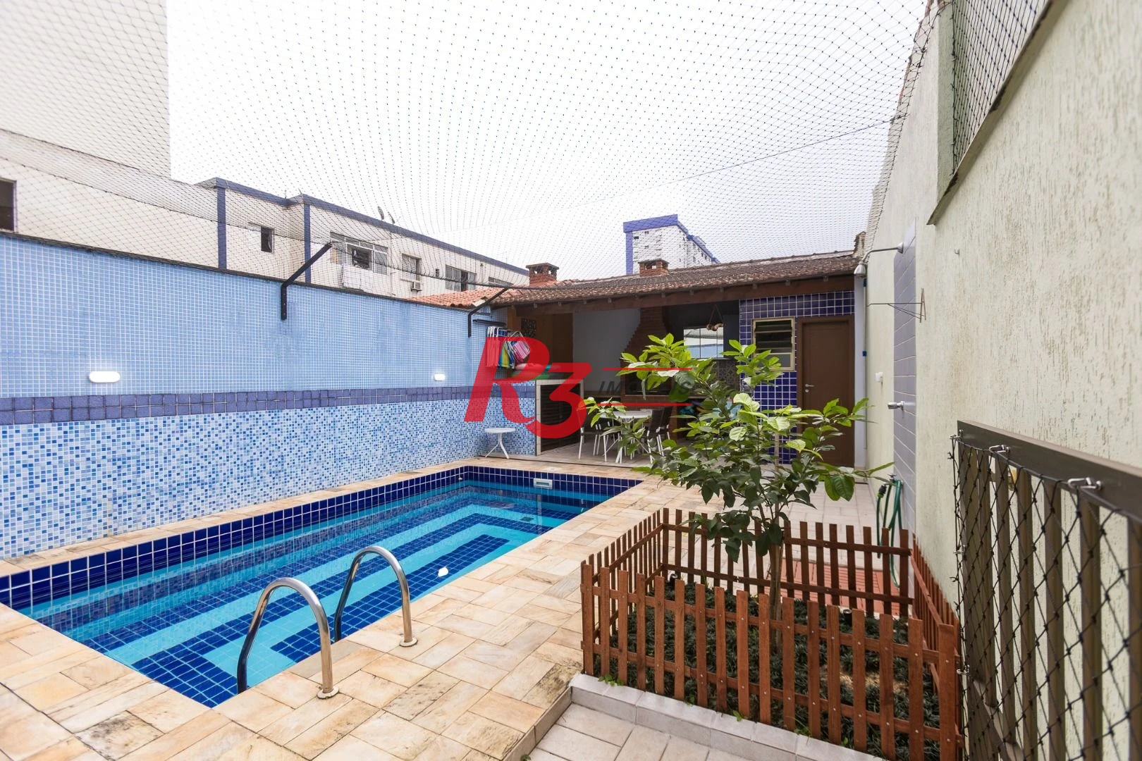 Sobrado com 3 dormitórios à venda, 189 m² por R$ 1.500.000,00 - Campo Grande - Santos/SP