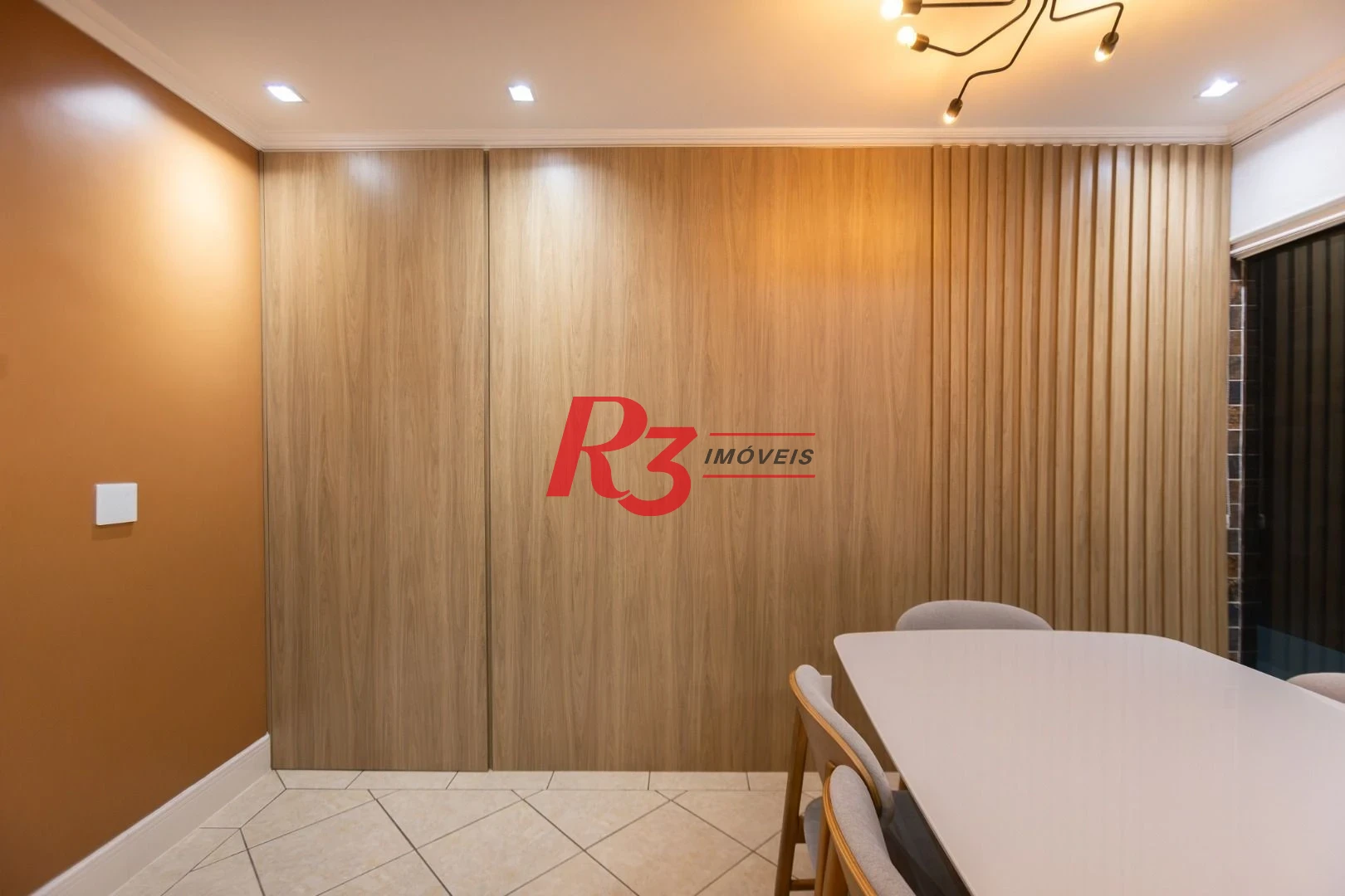 Sobrado com 3 dormitórios à venda, 189 m² por R$ 1.500.000,00 - Campo Grande - Santos/SP