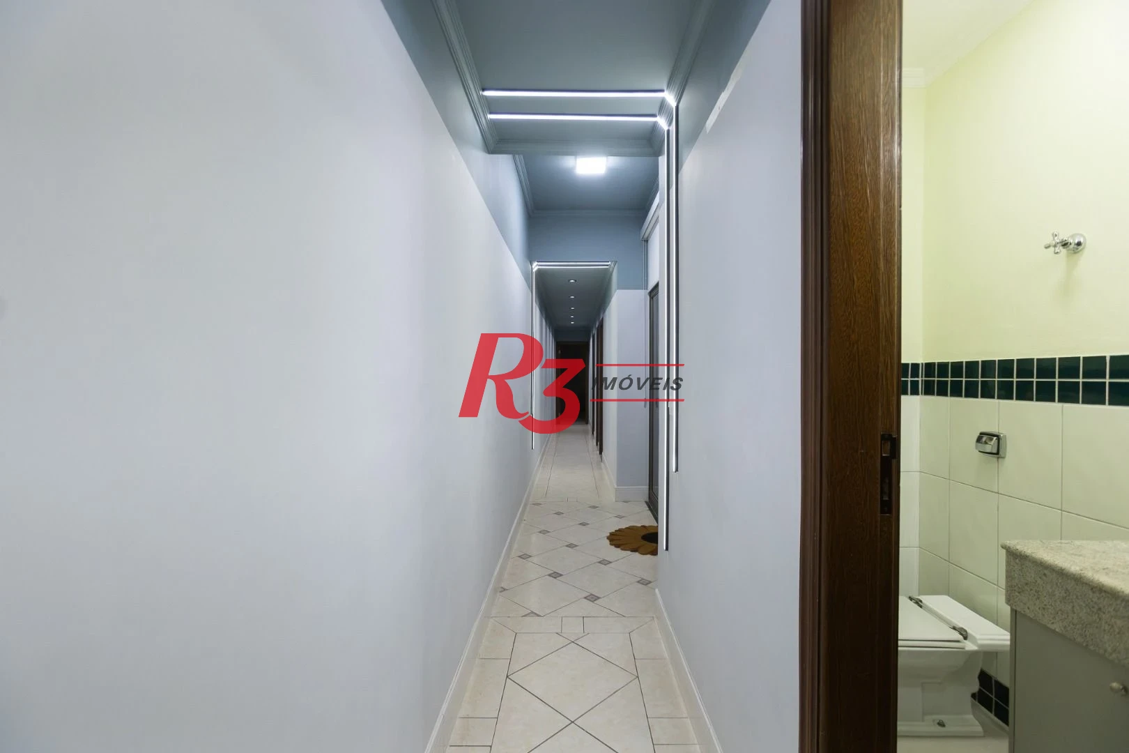 Sobrado com 3 dormitórios à venda, 189 m² por R$ 1.500.000,00 - Campo Grande - Santos/SP