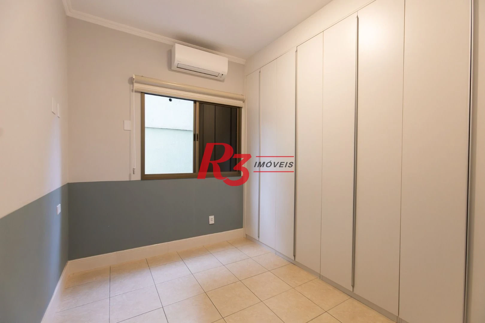 Sobrado com 3 dormitórios à venda, 189 m² por R$ 1.500.000,00 - Campo Grande - Santos/SP