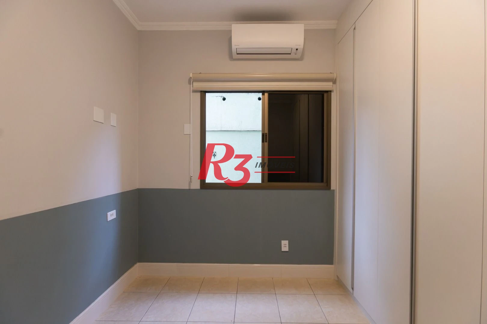 Sobrado com 3 dormitórios à venda, 189 m² por R$ 1.500.000,00 - Campo Grande - Santos/SP
