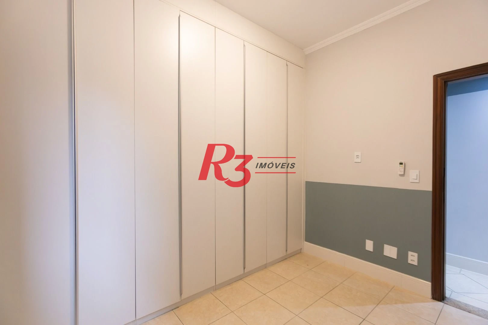 Sobrado com 3 dormitórios à venda, 189 m² por R$ 1.500.000,00 - Campo Grande - Santos/SP
