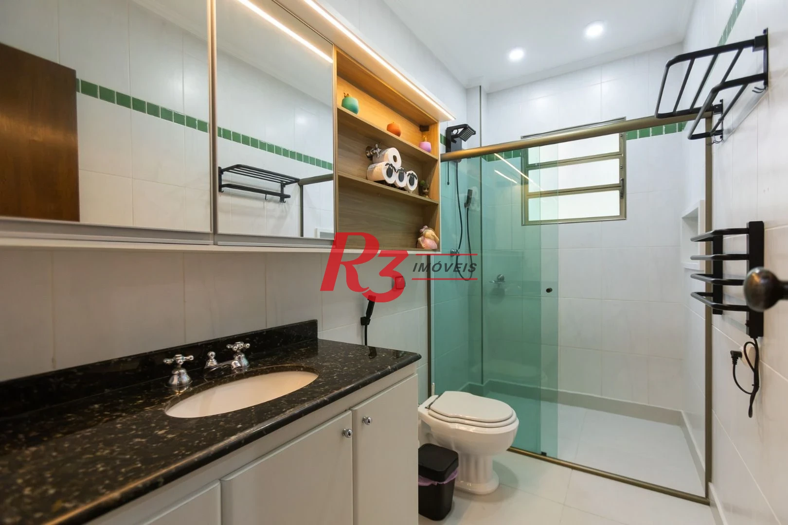 Sobrado com 3 dormitórios à venda, 189 m² por R$ 1.500.000,00 - Campo Grande - Santos/SP