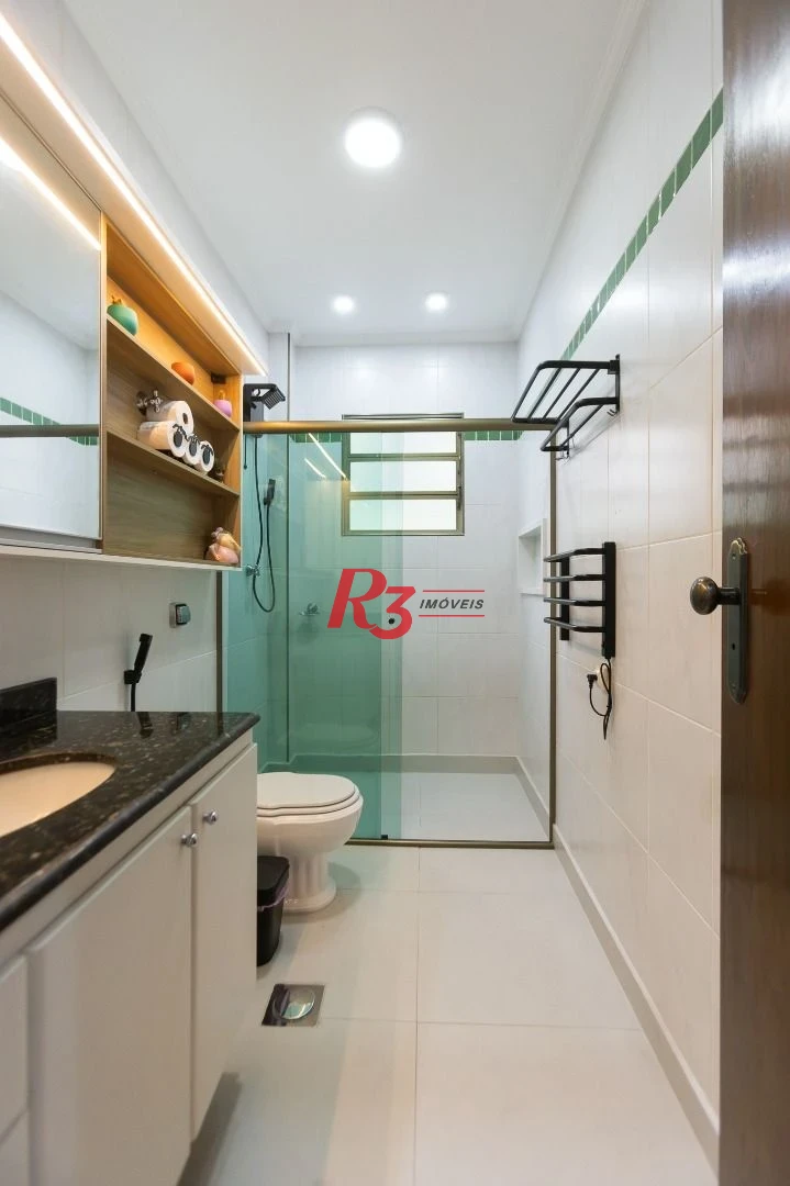 Sobrado com 3 dormitórios à venda, 189 m² por R$ 1.500.000,00 - Campo Grande - Santos/SP