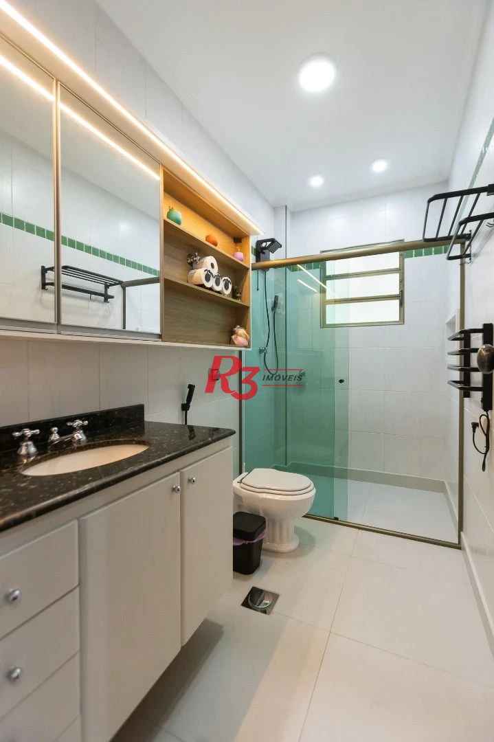 Sobrado com 3 dormitórios à venda, 189 m² por R$ 1.500.000,00 - Campo Grande - Santos/SP