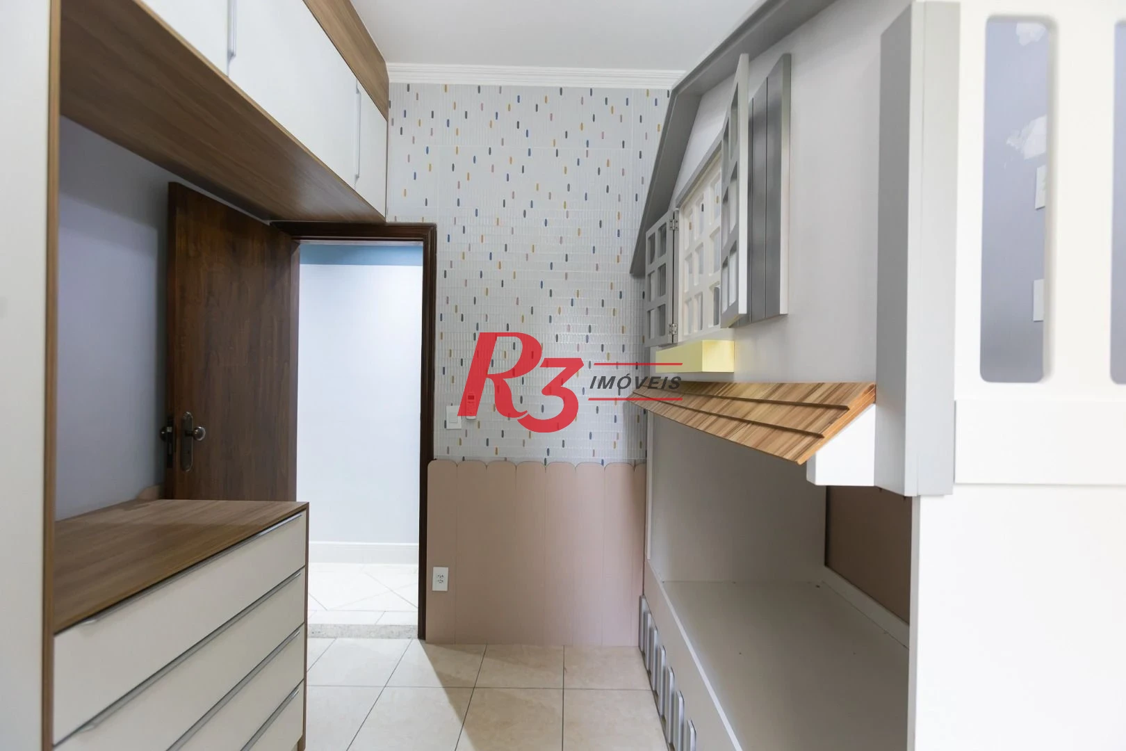 Sobrado com 3 dormitórios à venda, 189 m² por R$ 1.500.000,00 - Campo Grande - Santos/SP