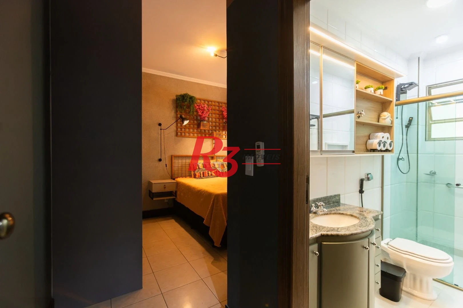 Sobrado com 3 dormitórios à venda, 189 m² por R$ 1.500.000,00 - Campo Grande - Santos/SP