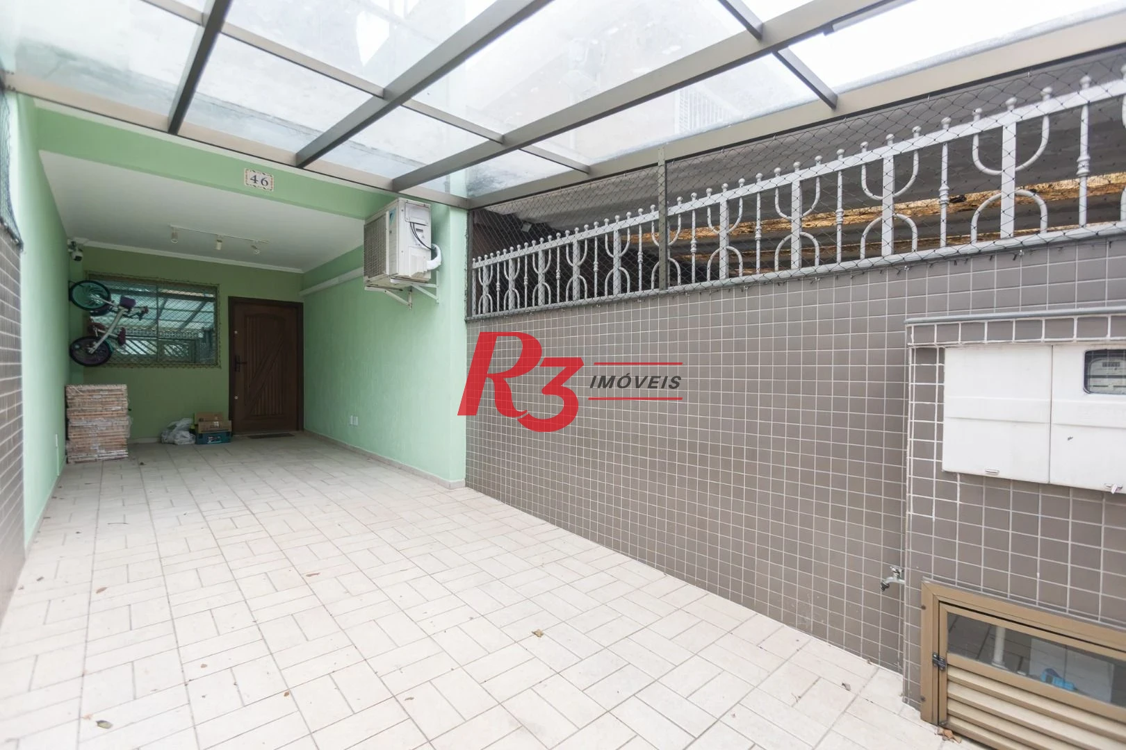 Sobrado com 3 dormitórios à venda, 189 m² por R$ 1.500.000,00 - Campo Grande - Santos/SP