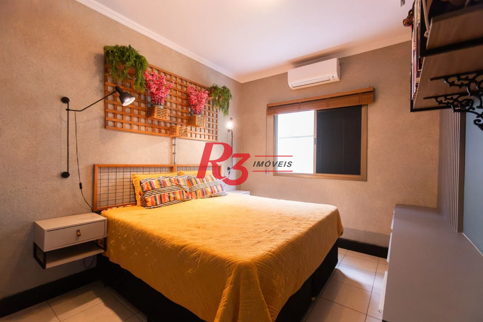 Sobrado com 3 dormitórios à venda, 189 m² por R$ 1.500.000,00 - Campo Grande - Santos/SP