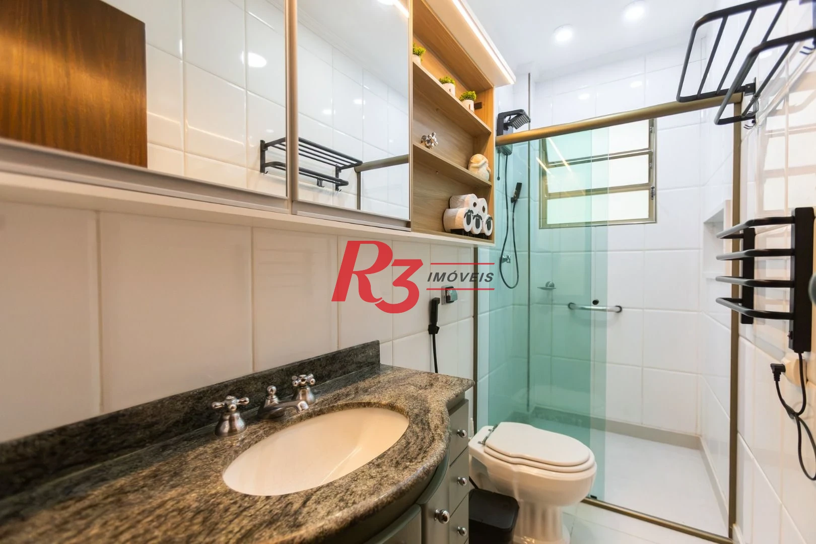Sobrado com 3 dormitórios à venda, 189 m² por R$ 1.500.000,00 - Campo Grande - Santos/SP