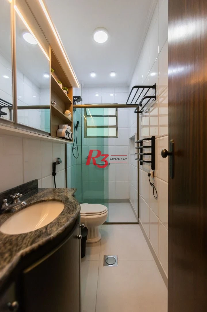 Sobrado com 3 dormitórios à venda, 189 m² por R$ 1.500.000,00 - Campo Grande - Santos/SP