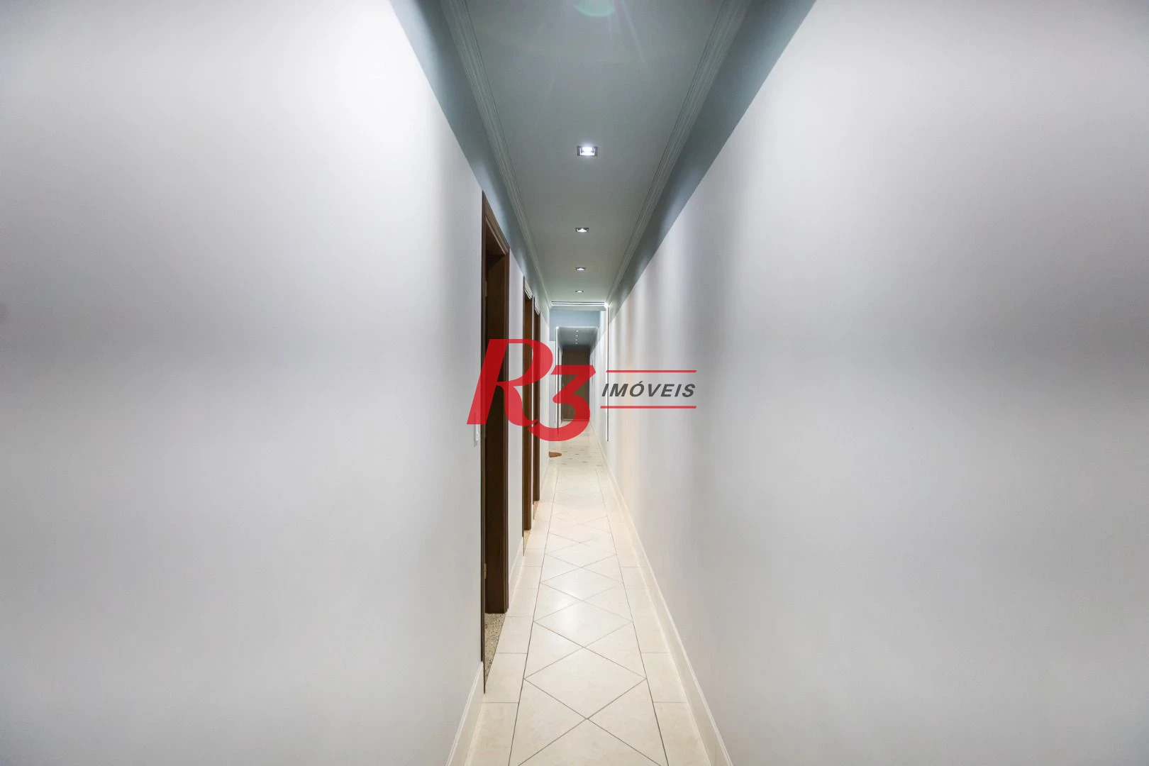Sobrado com 3 dormitórios à venda, 189 m² por R$ 1.500.000,00 - Campo Grande - Santos/SP