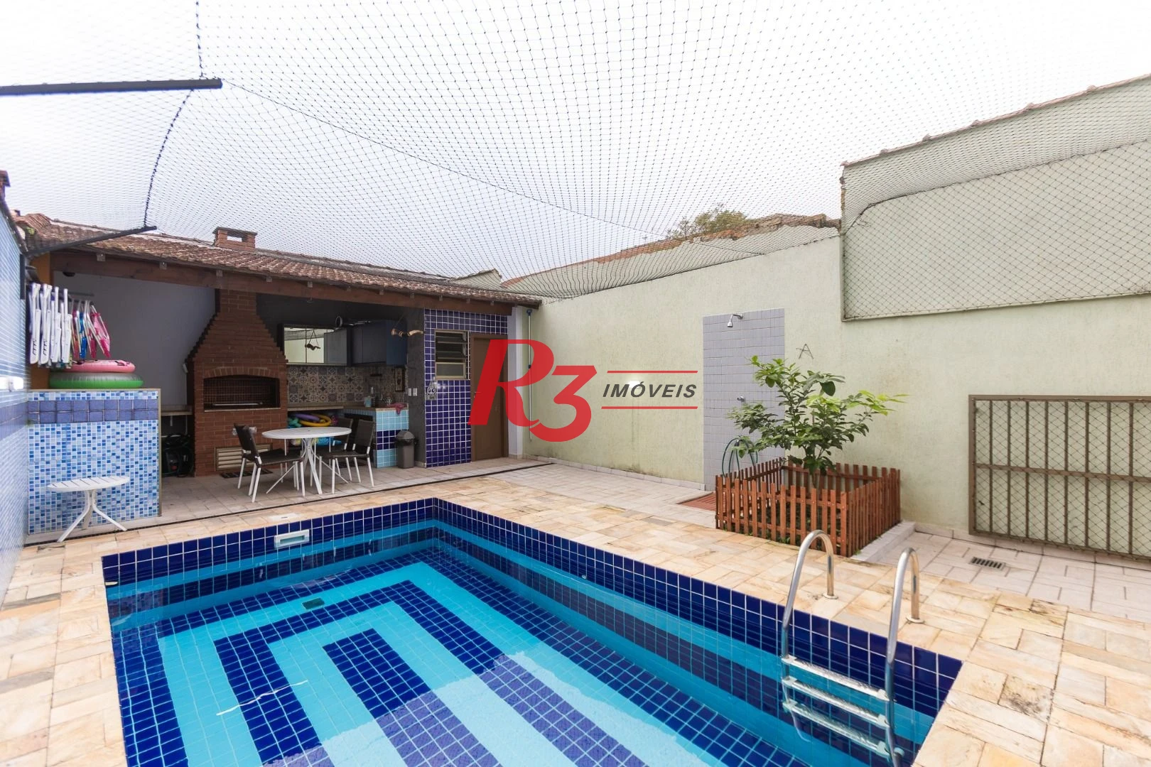 Sobrado com 3 dormitórios à venda, 189 m² por R$ 1.500.000,00 - Campo Grande - Santos/SP