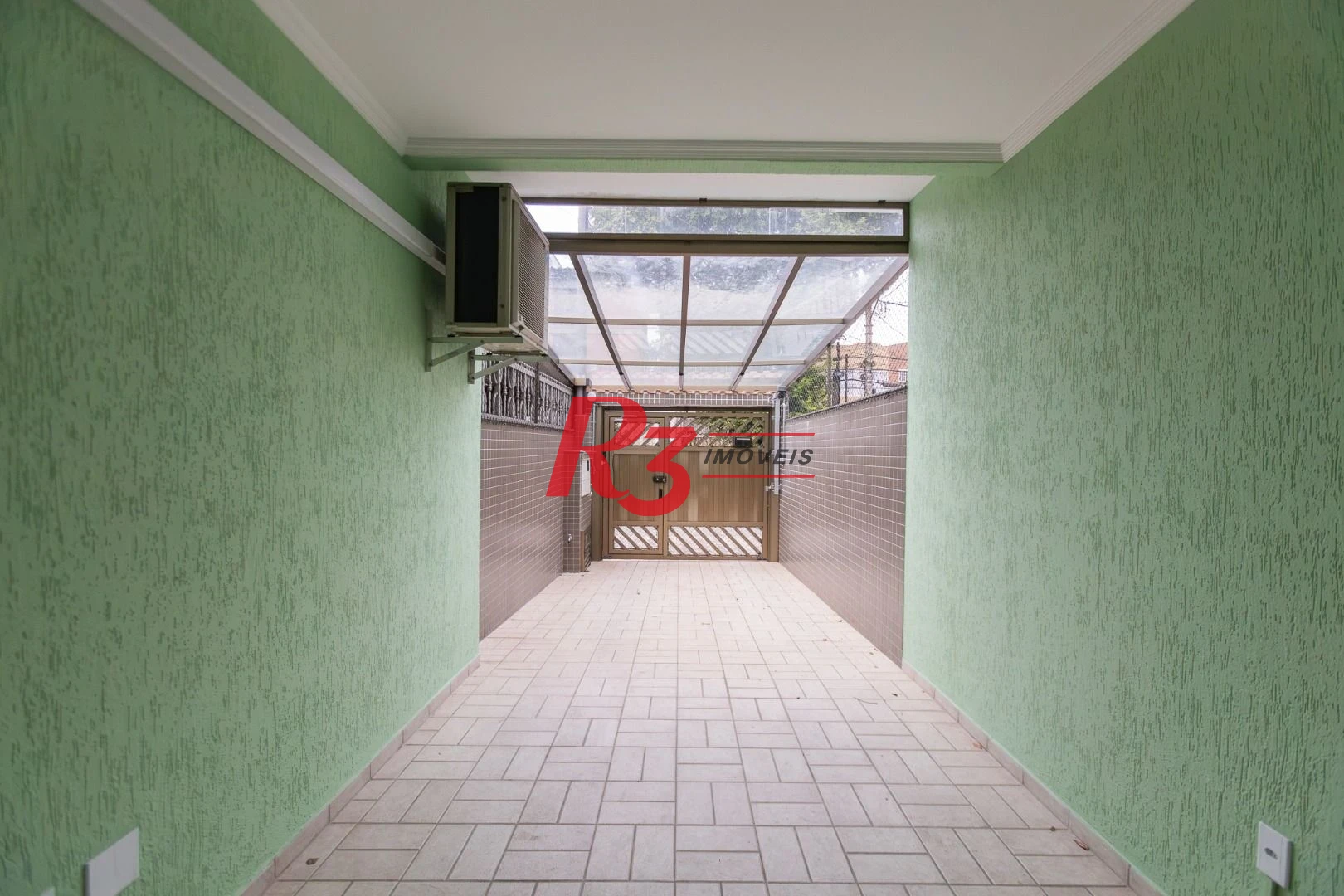 Sobrado com 3 dormitórios à venda, 189 m² por R$ 1.500.000,00 - Campo Grande - Santos/SP