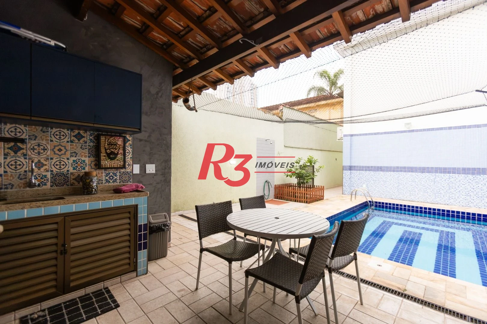 Sobrado com 3 dormitórios à venda, 189 m² por R$ 1.500.000,00 - Campo Grande - Santos/SP