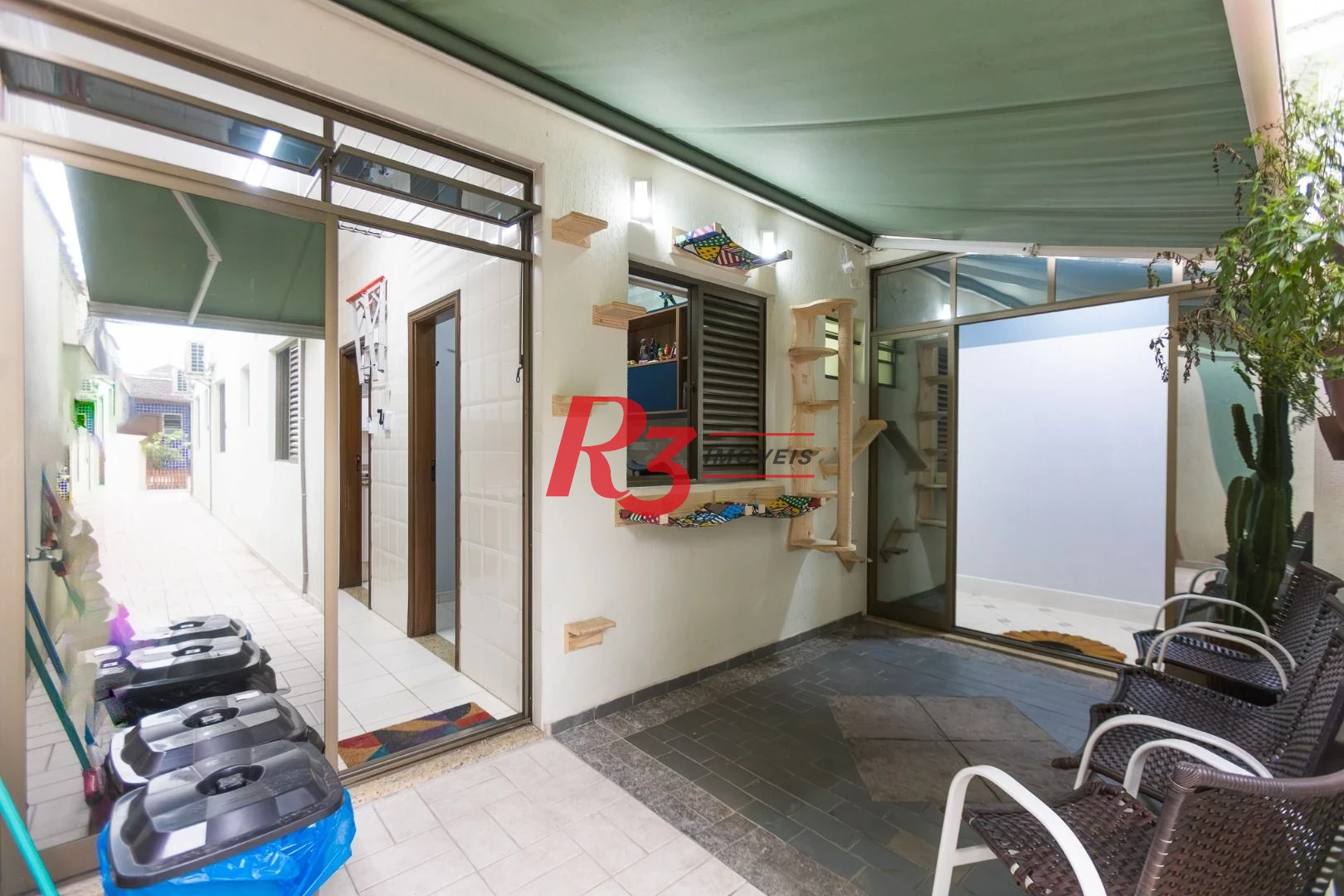 Sobrado com 3 dormitórios à venda, 189 m² por R$ 1.500.000,00 - Campo Grande - Santos/SP