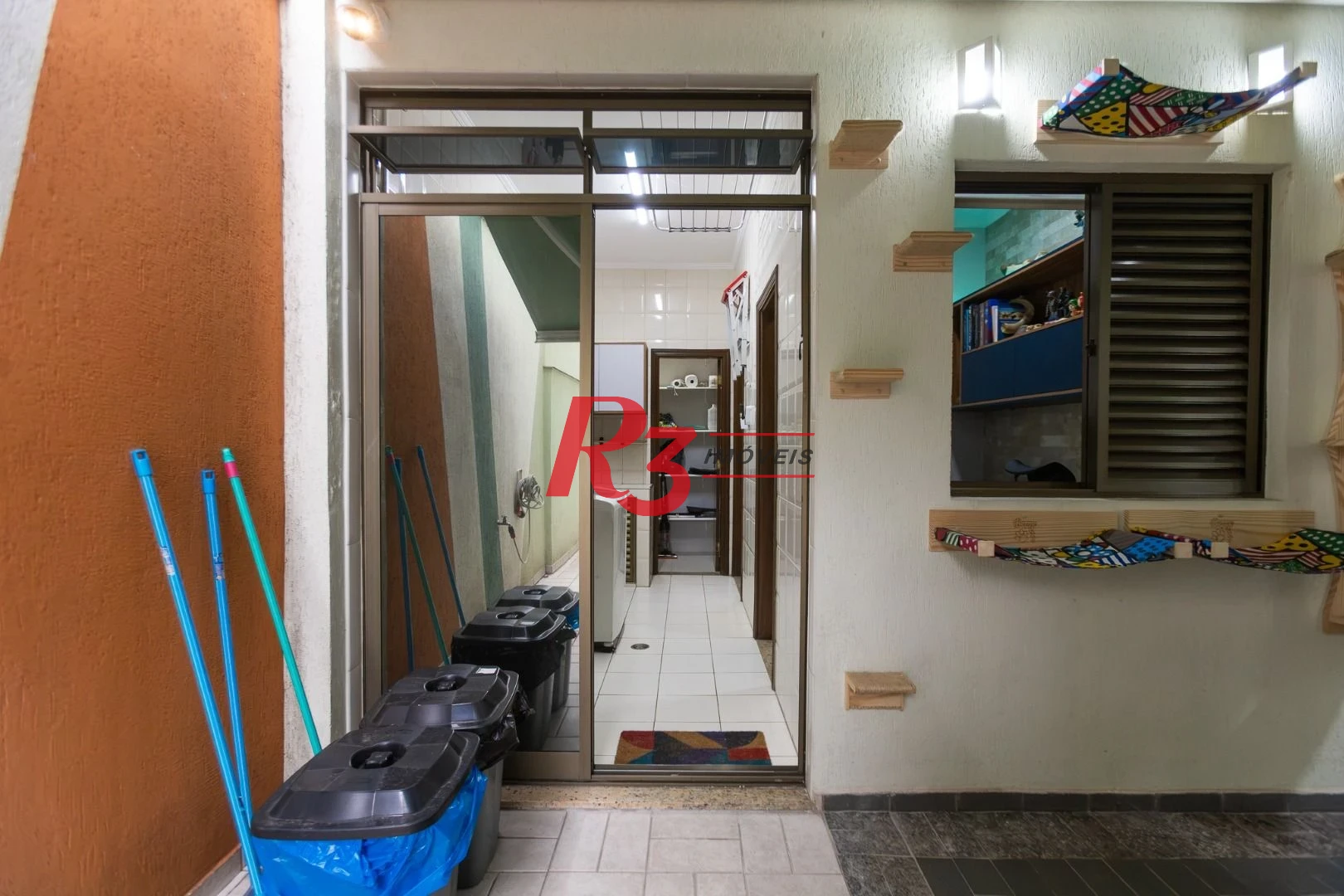 Sobrado com 3 dormitórios à venda, 189 m² por R$ 1.500.000,00 - Campo Grande - Santos/SP