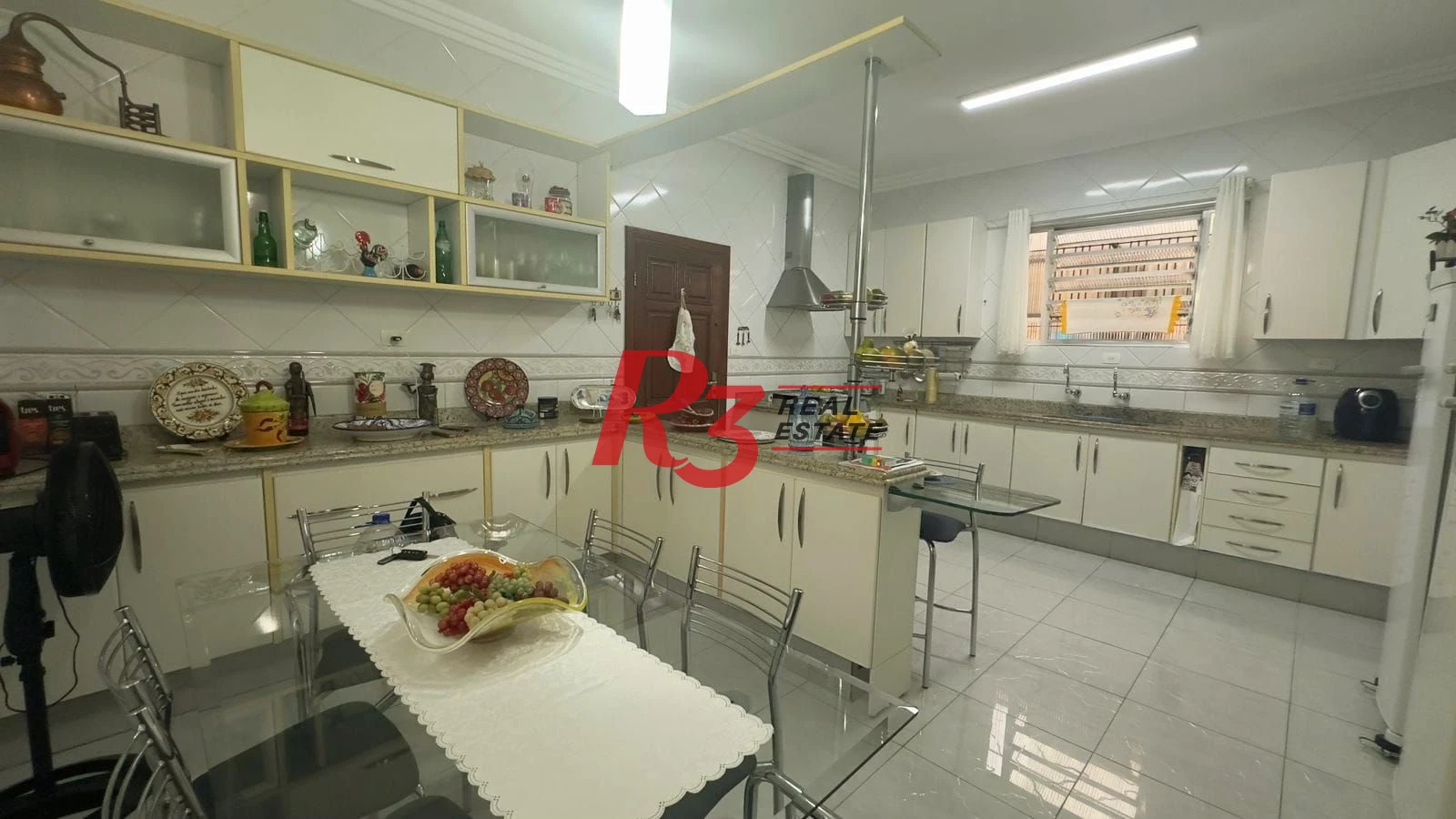 Casa com 5 dormitórios para alugar, 254 m² por R$ 15.850,00/mês - Ponta da Praia - Santos/SP