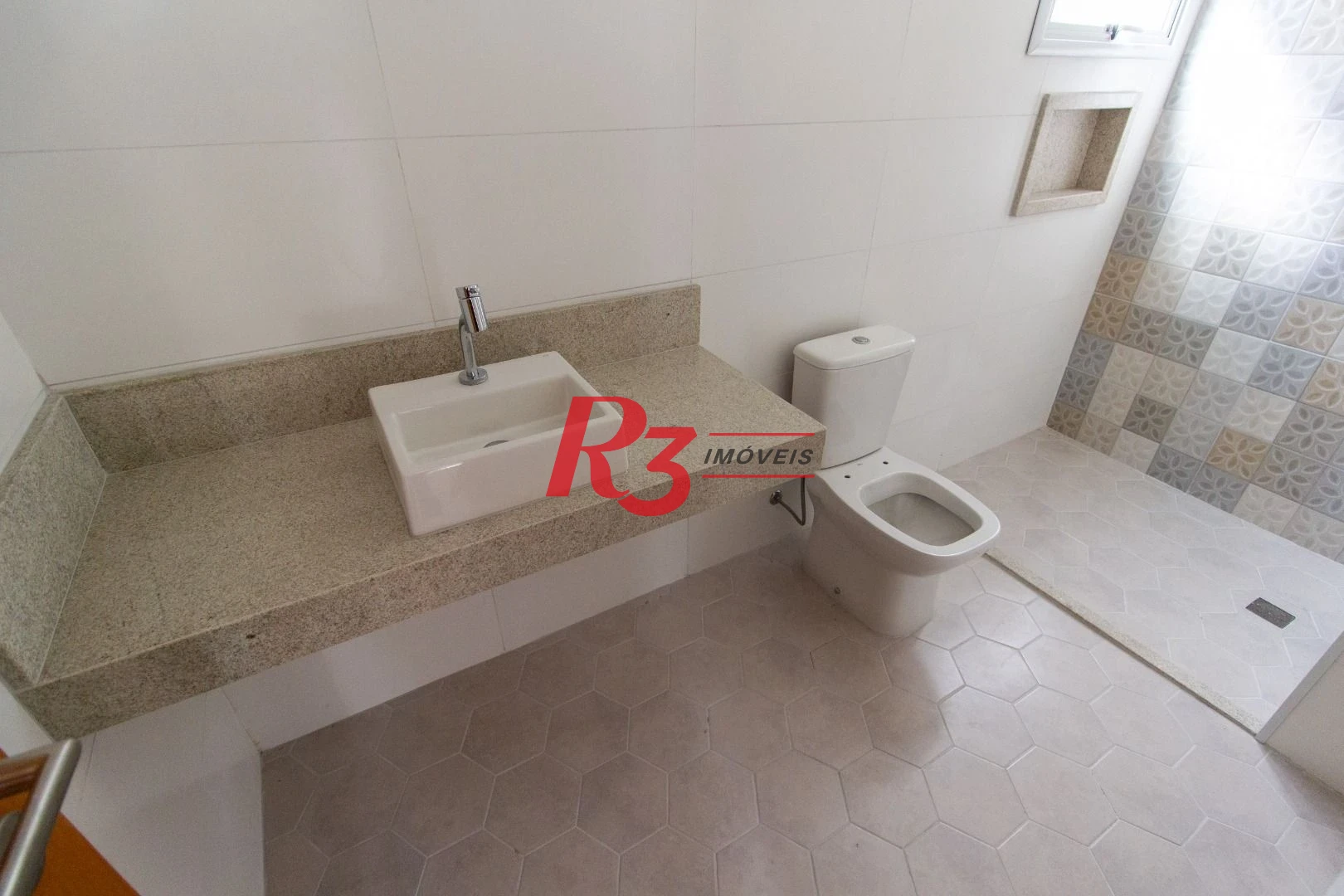 Apartamento com 3 dormitórios à venda, 91 m² por R$ 700.400,00 - Aparecida - Santos/SP