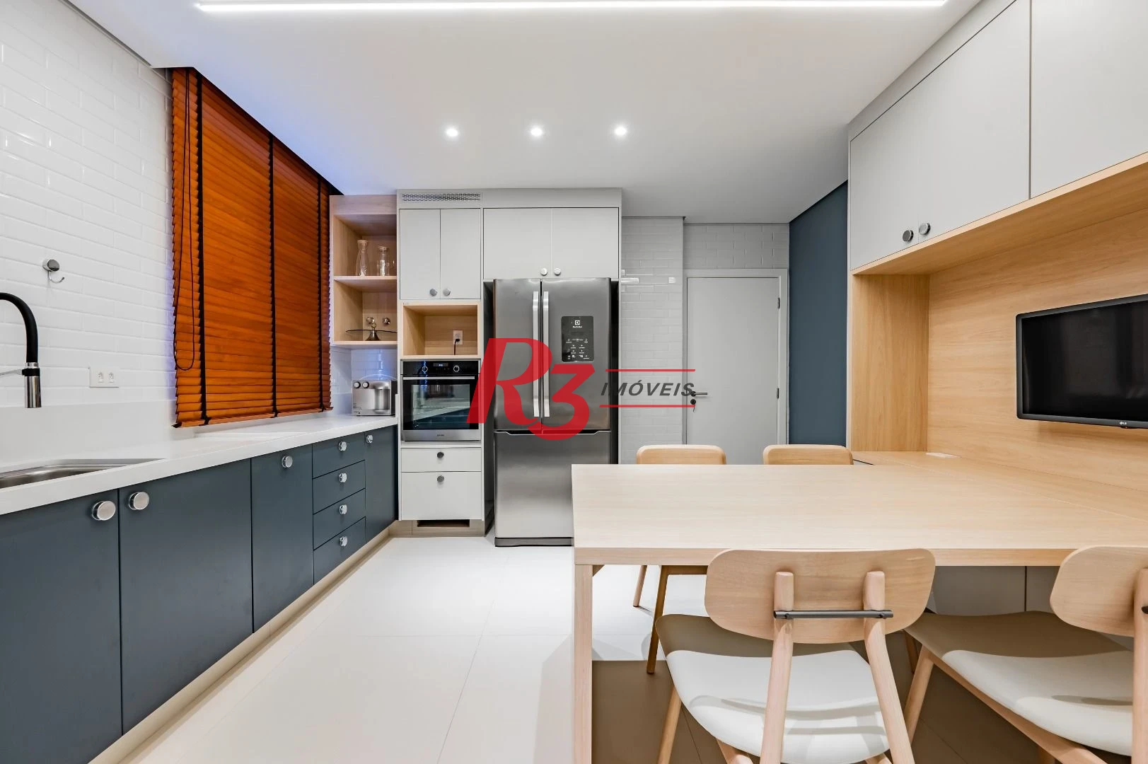 Apartamento de alto padrão com 3 suítes à venda, 234 m² por R$ 3.650.000 - Boqueirão - Santos/SP