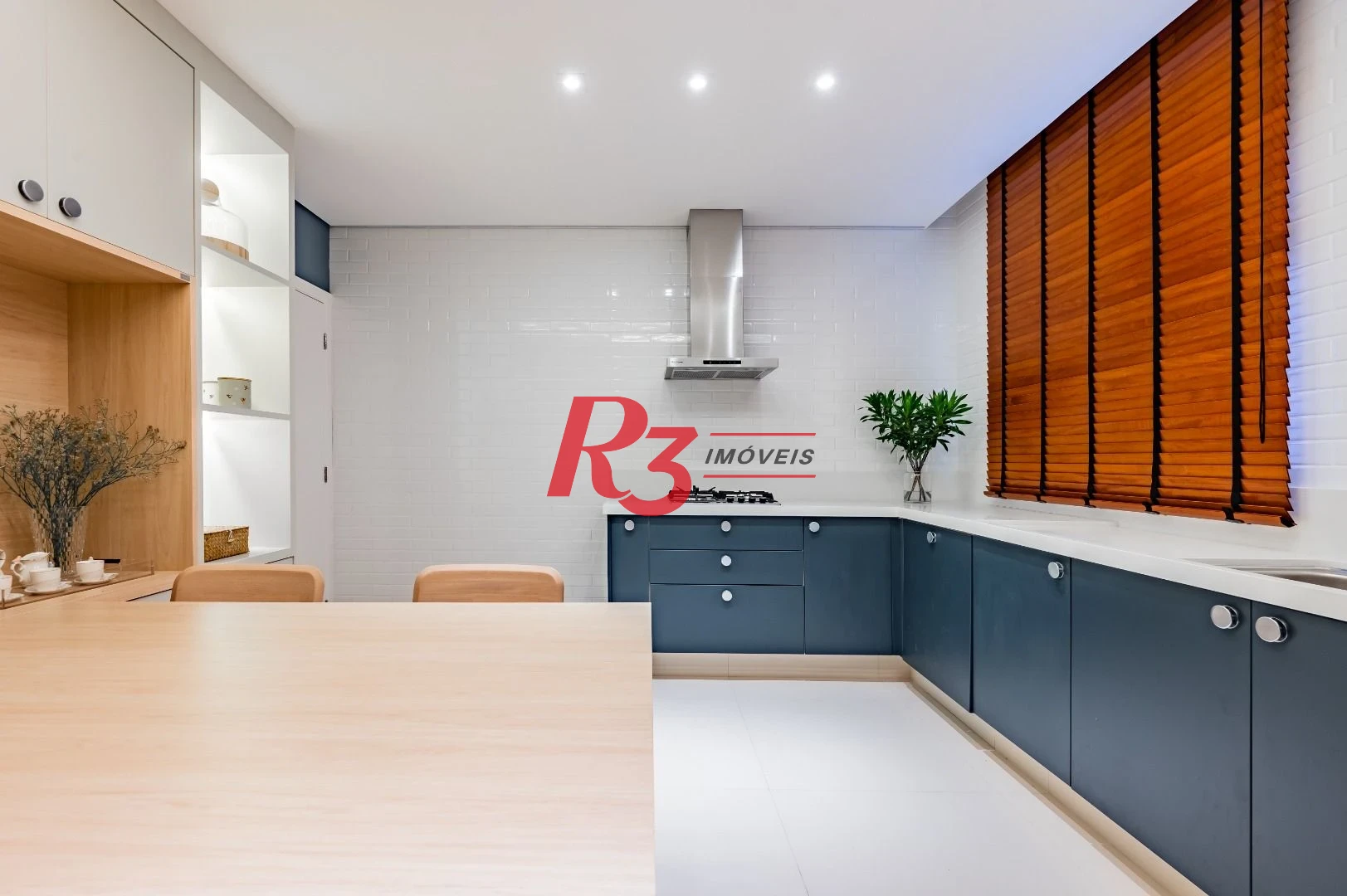 Apartamento de alto padrão com 3 suítes à venda, 234 m² por R$ 3.650.000 - Boqueirão - Santos/SP