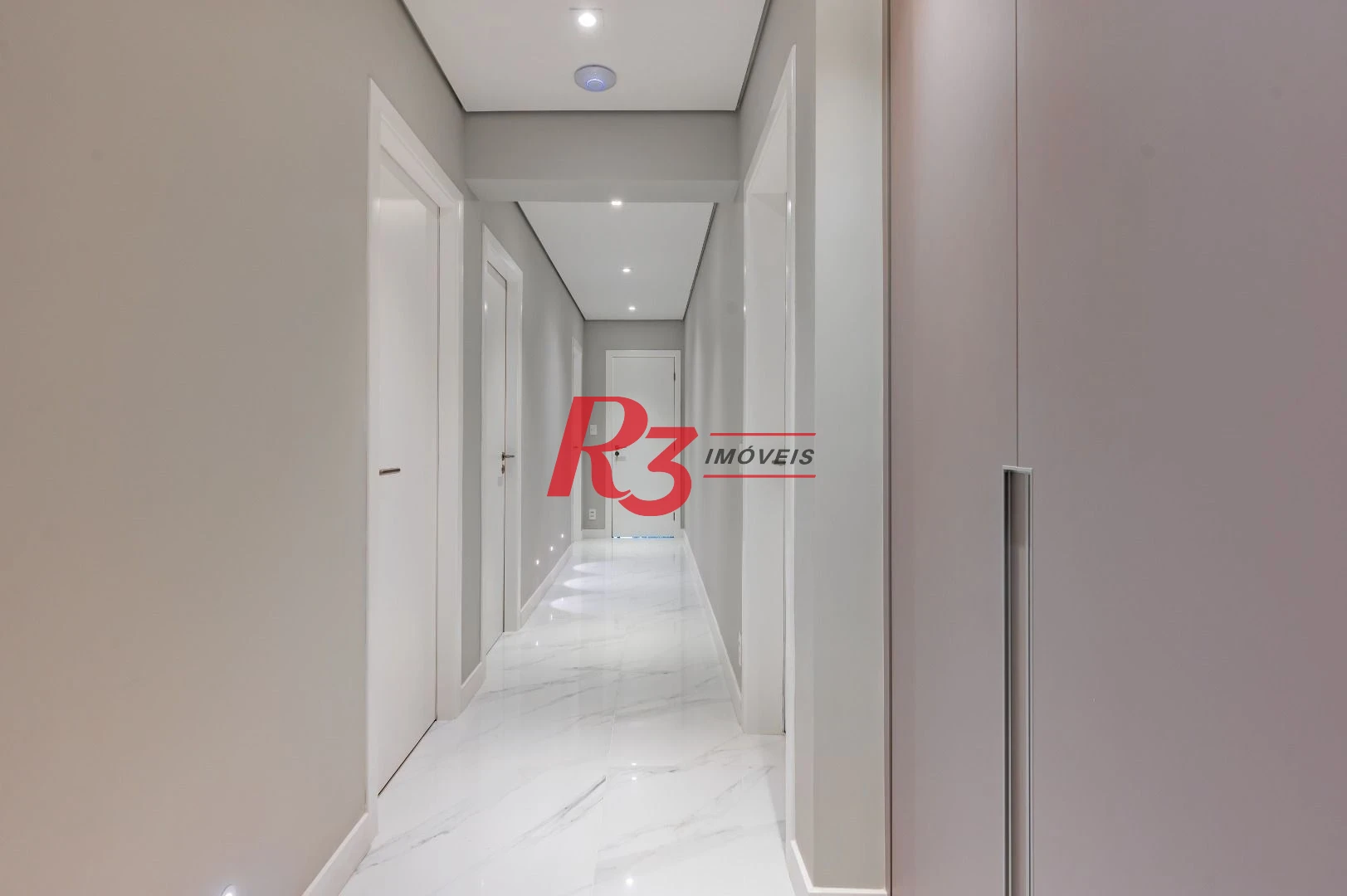 Apartamento de alto padrão com 3 suítes à venda, 234 m² por R$ 3.650.000 - Boqueirão - Santos/SP