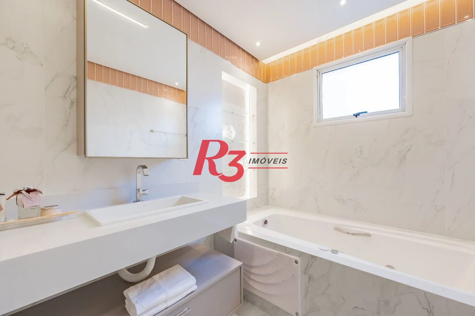 Apartamento de alto padrão com 3 suítes à venda, 234 m² por R$ 3.650.000 - Boqueirão - Santos/SP