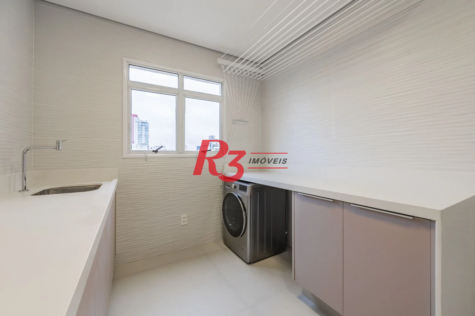 Apartamento de alto padrão com 3 suítes à venda, 234 m² por R$ 3.650.000 - Boqueirão - Santos/SP
